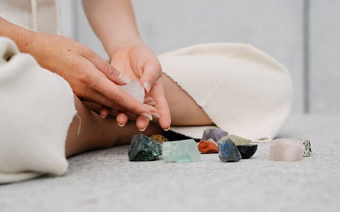 Κρυστάλλινα φυλαχτά της γυναικείας ενέργειας