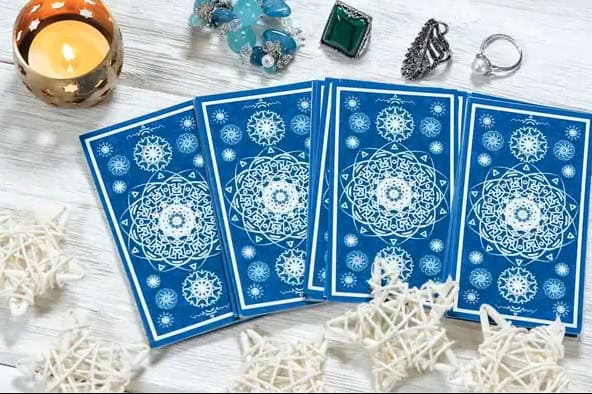 Ταρώ ωροσκόπιο σήμερα: Η Σελήνη στον Κριό και οι προβλέψεις για όλα τα ζώδια